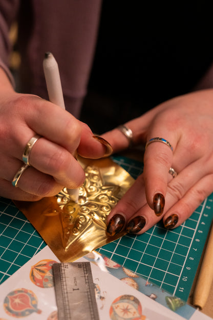 METAL DECORATION EMBOSSING WORKSHOP